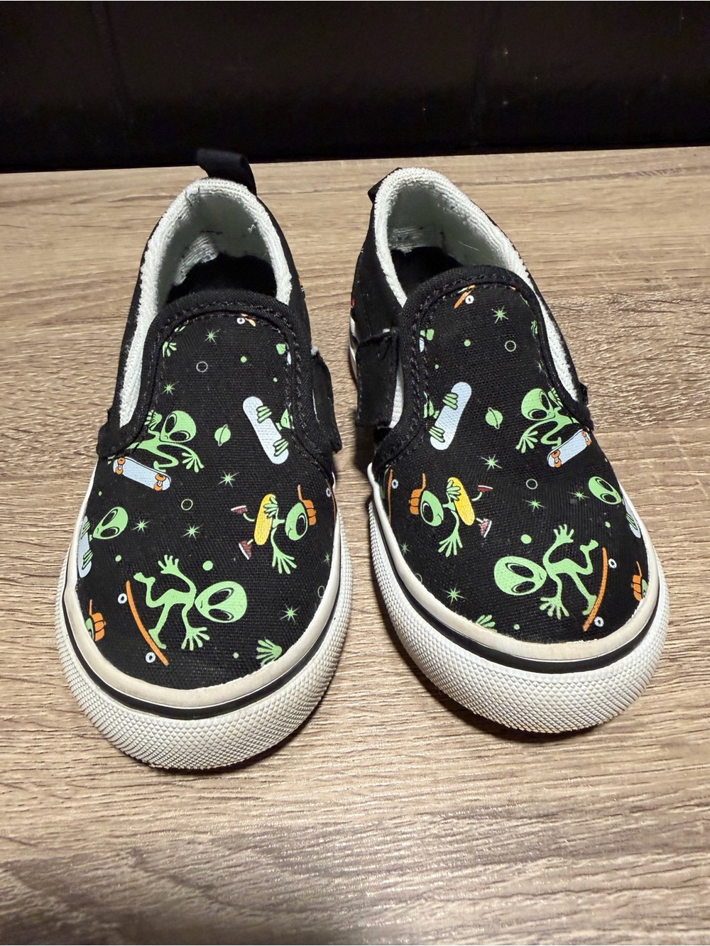 Vans Kids Black Slip-On Sneakers with Green Alien Skate Print 6.5